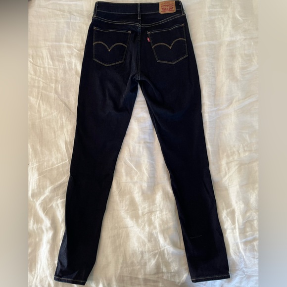 Levi’s dark wash Jeans - Picture 5 of 6